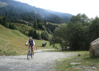 Auffahrt übers Mühlbachtal