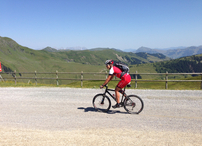 Im Hintergrund der Wilde Kaiser